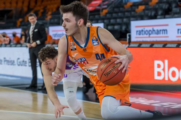 稳定对于高 稳定对于高