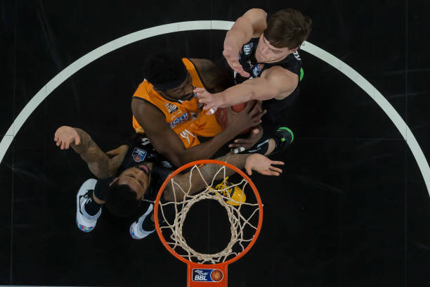 以及一名年 以及一名年